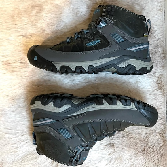 KEEN HIKING BOOTS - Picture 8 of 16